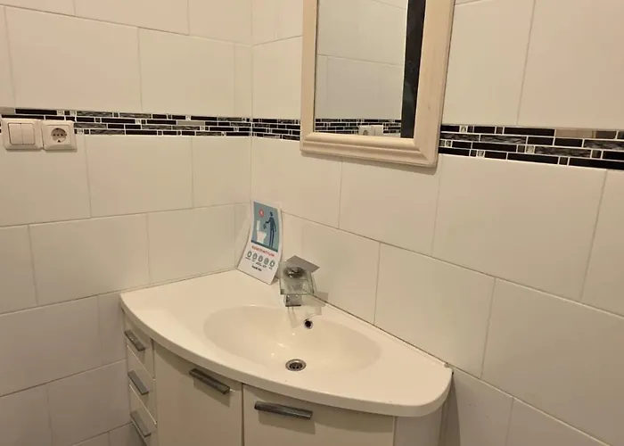 Urban Oasis - Big Stylish *